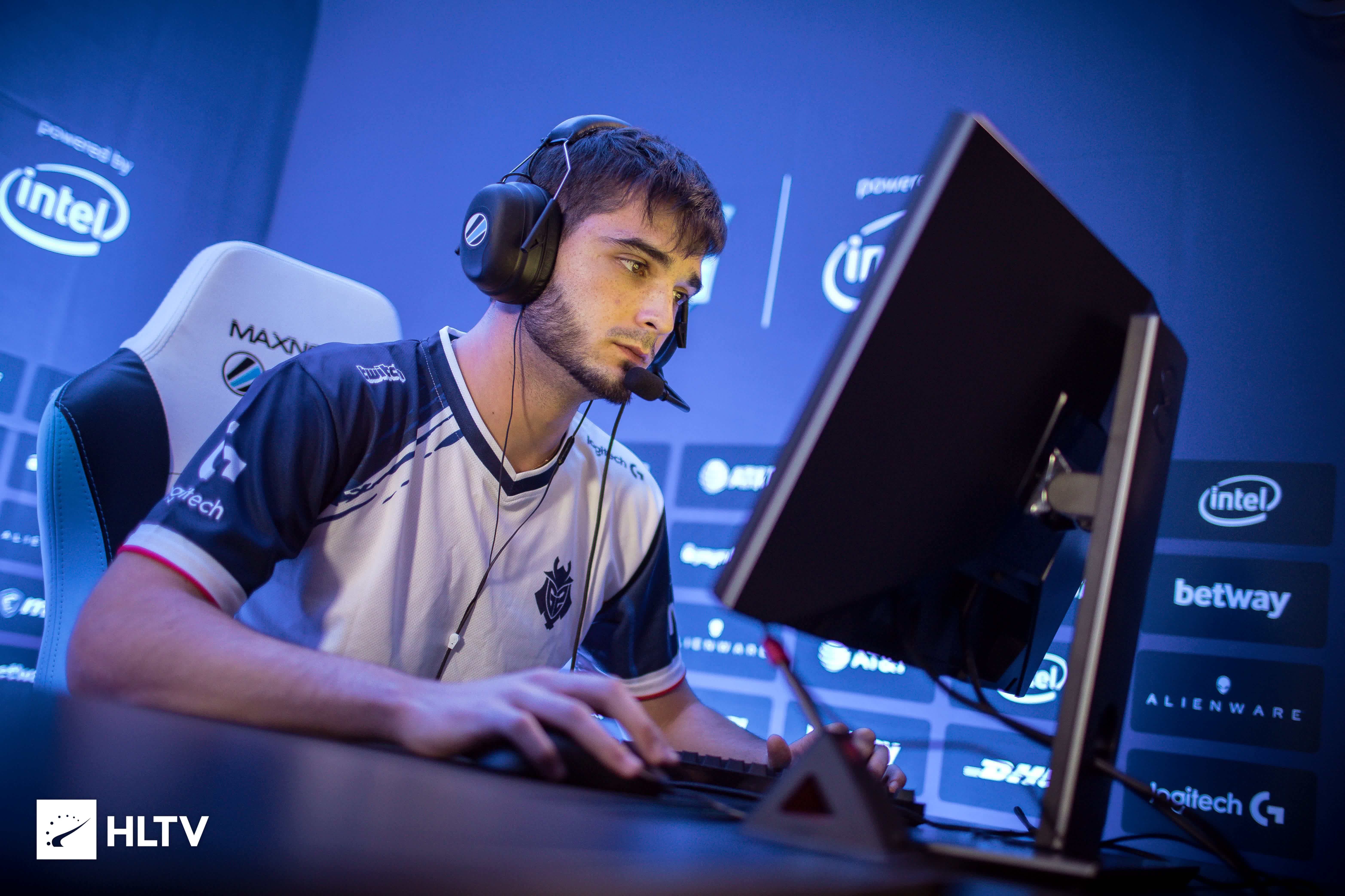 名靠后的球 名靠后的球