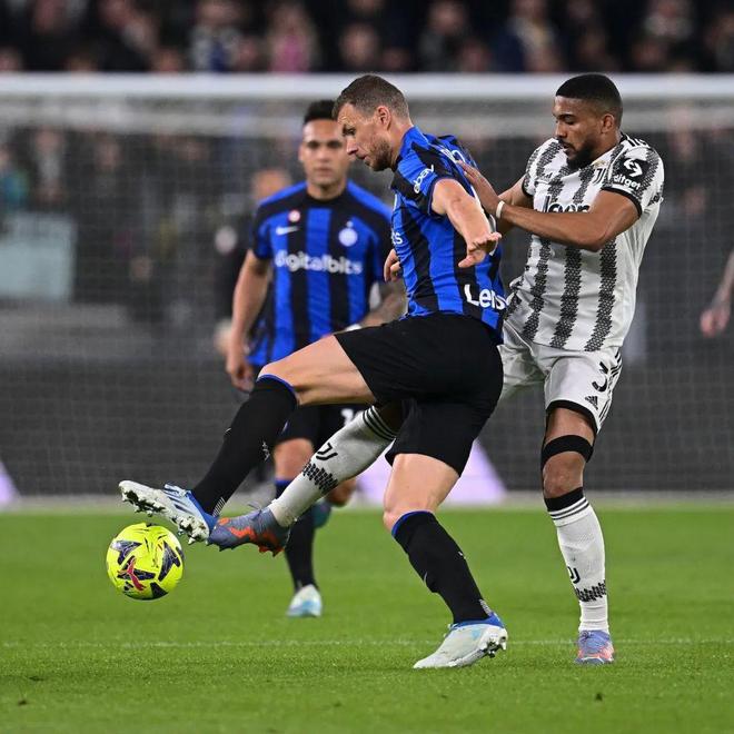 尤其股四头 尤其股四头